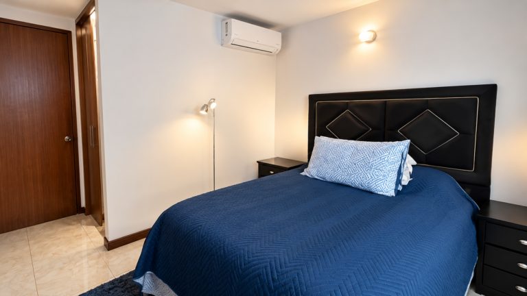 Apartamento Amoblado en Arriendo en Valle del Lili, Cali | 53 m² | 3 Habitaciones | Aire Acondicionado