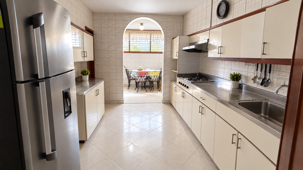 Apartamento en Arriendo en El Peñón, Cali | 175 m² | Vista al Río | Administración Incluida